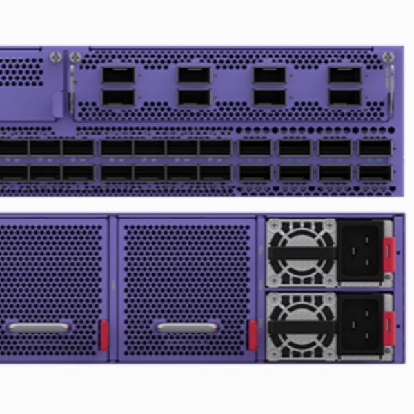 Se muestra una parte de un switch Core que tiene opciones de alta disponibilidad en cuanto las fuentes de poder.
